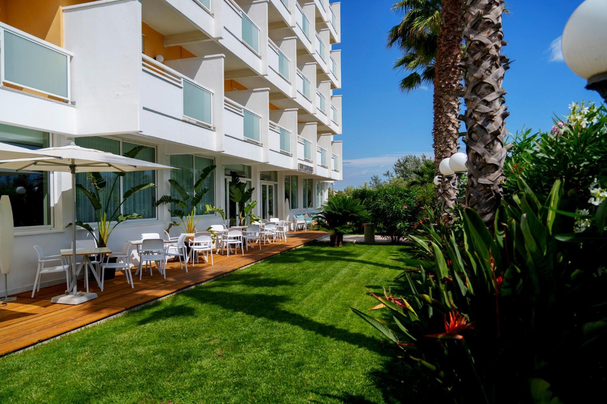 Hotel Belvedere Martinsicuro Εξωτερικό φωτογραφία
