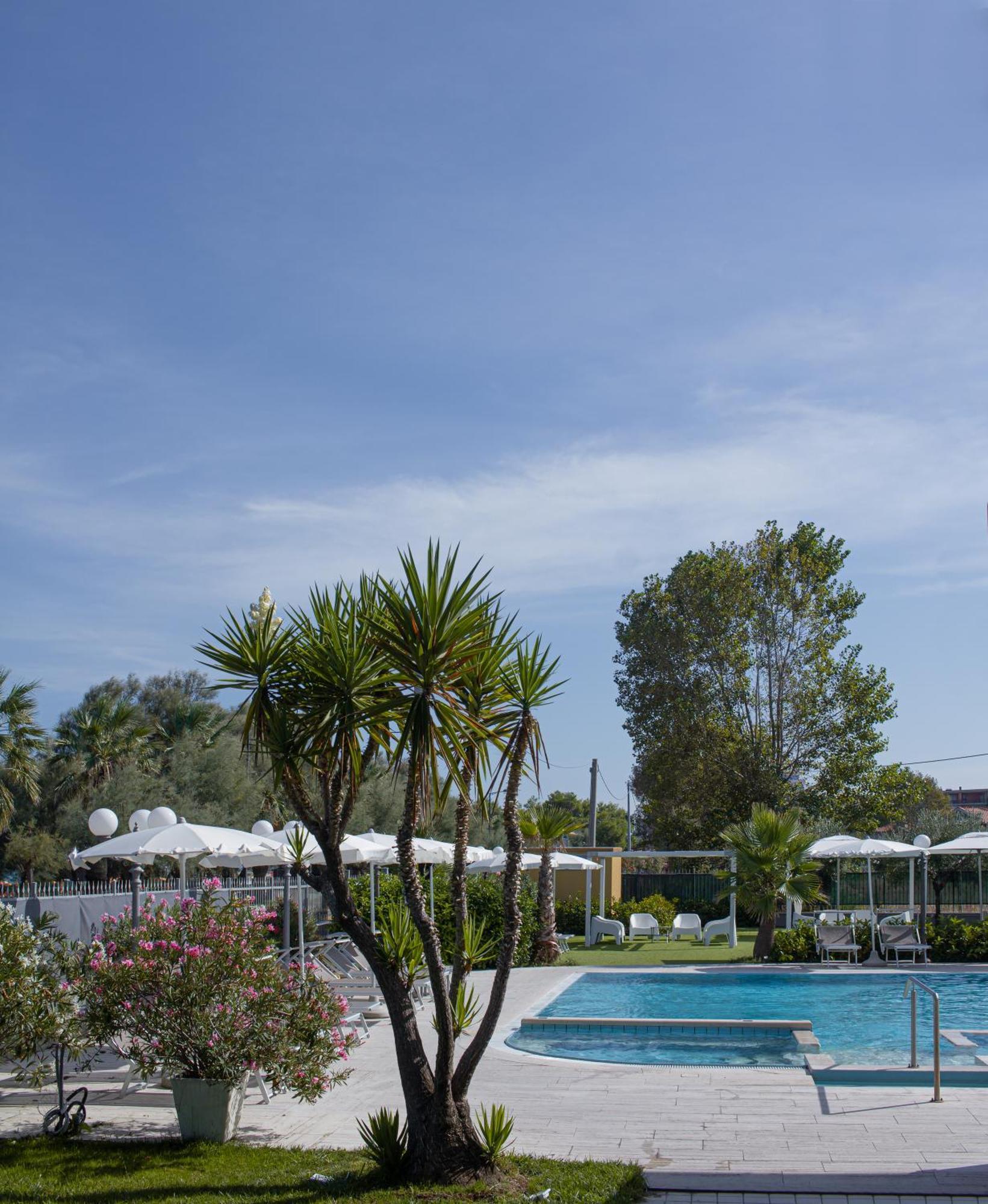 Hotel Belvedere Martinsicuro Εξωτερικό φωτογραφία